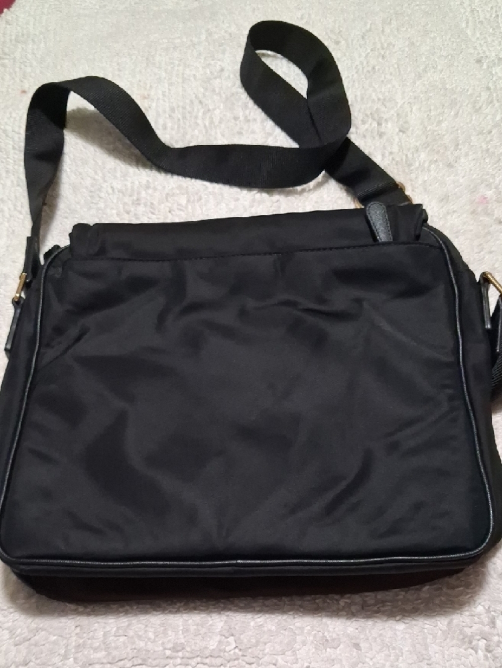 Michael Kors Black Nylon Messenger Bag with Gold Logo - Picture 3 of 13